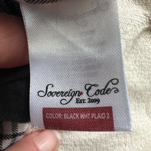 Sovereign Code Los Angeles Black and White Plaid Button Up Hollister Men’s Small - Picture 7 of 9